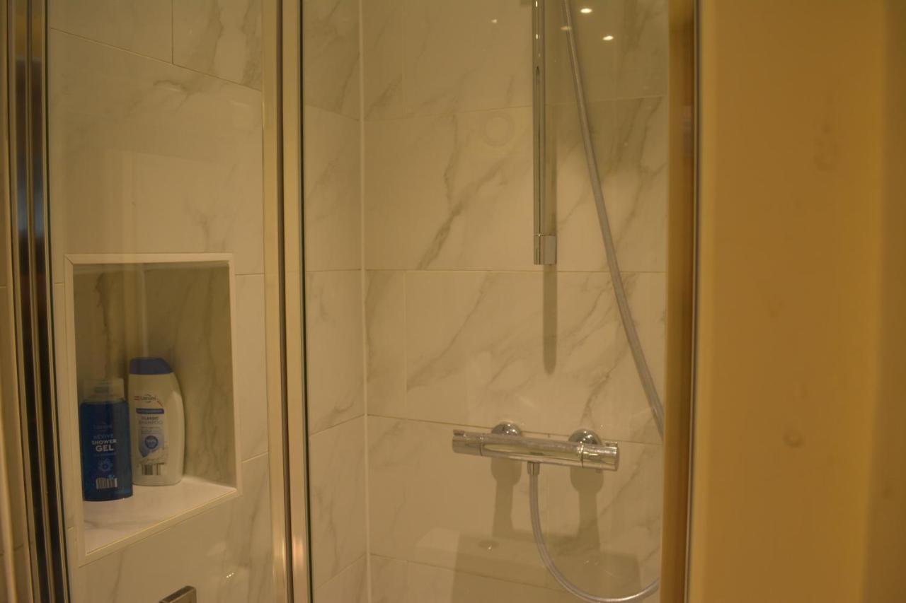 Large Ensuite Room Oxford Exterior photo